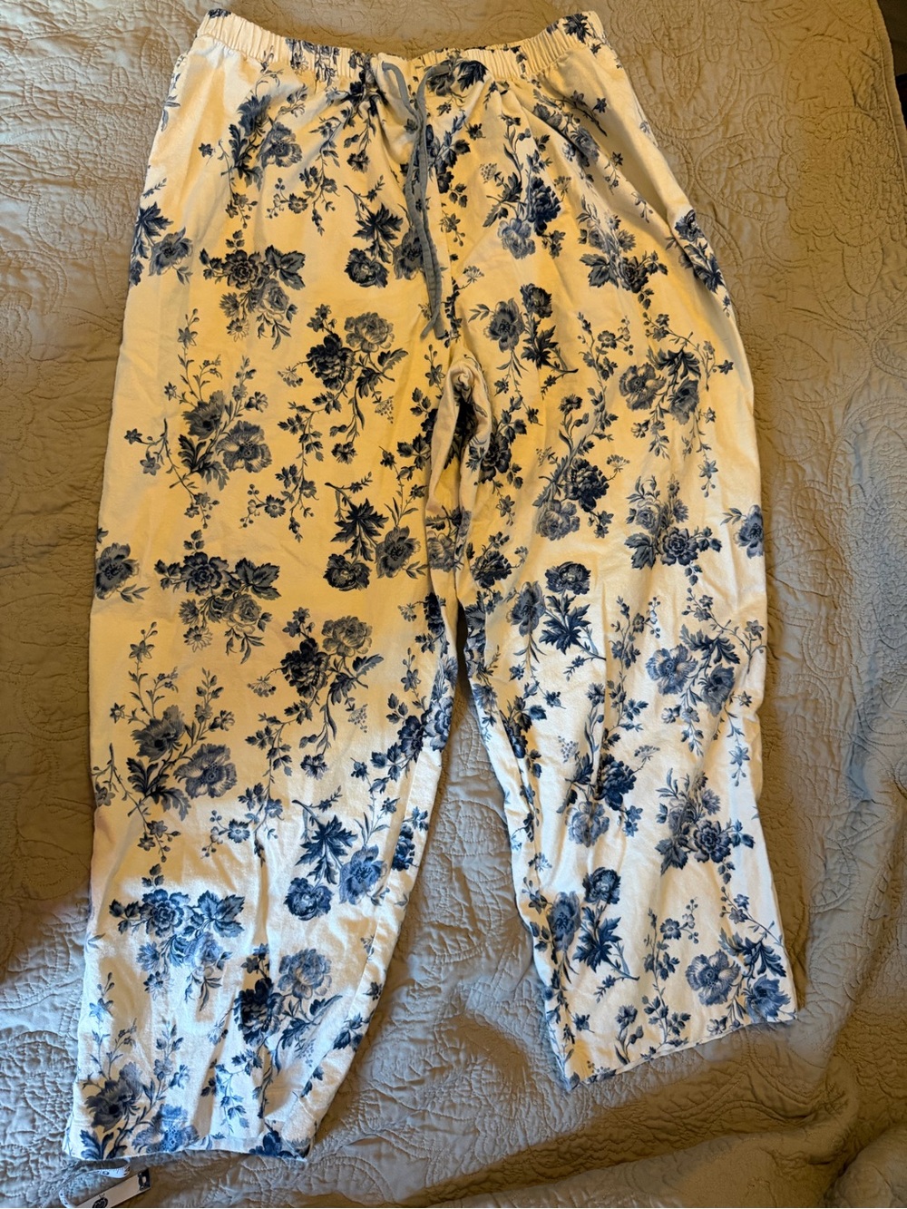 Cherokee flannel Cream Lounge/PJ Pants with Blue Floral Print
